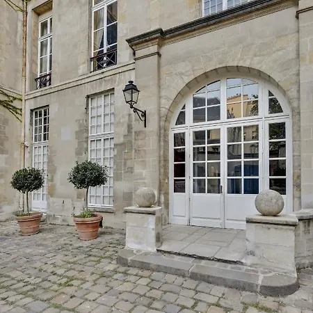 Loft En Plein Coeur Du Marais Dans Un Particulier